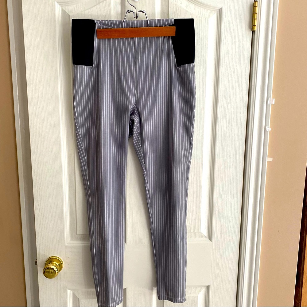 Banana republic stretch gray stripe slim fit/leggings pants. Ladies size lge